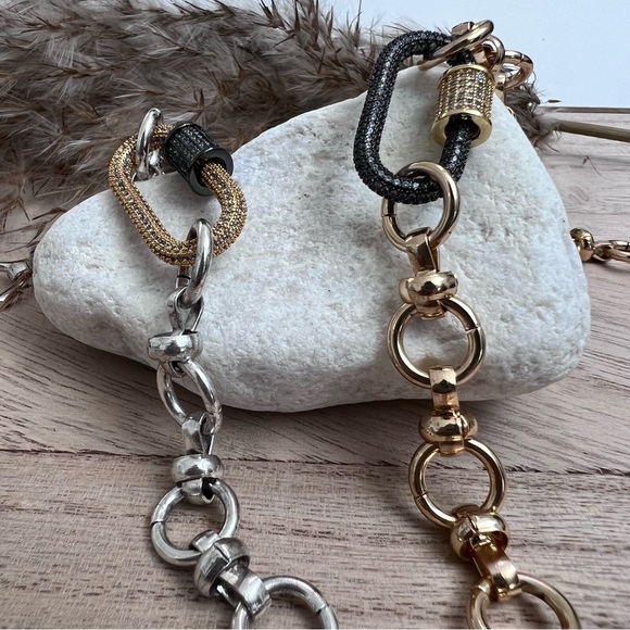 Dahlia Carabiner Necklace - Picture 8 of 13